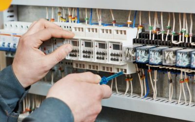 Differentiating Between an Electrical Technician and an Electrician: Their Roles Explained