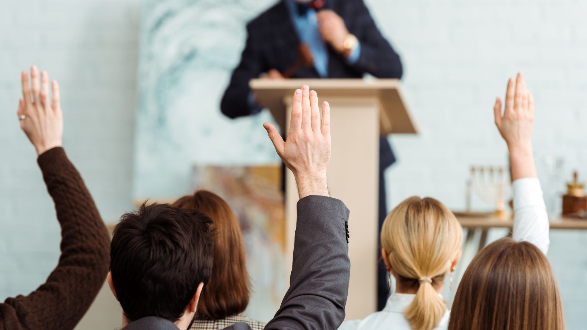 Key Steps to Becoming a Licensed Auctioneer
